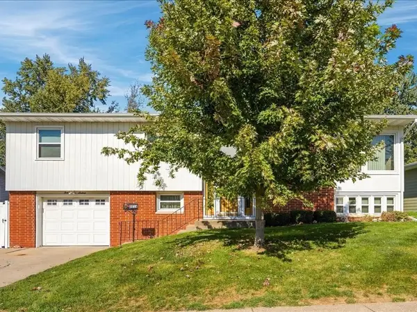 3216 NW Franbrook Terrace, Cedar Rapids, IA 52405