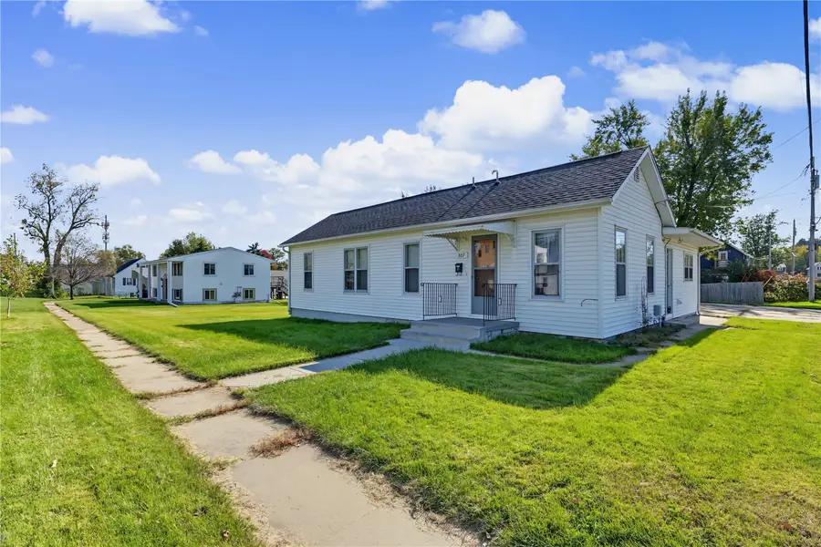 307 9th Avenue, Marion, IA 52302 - #2
