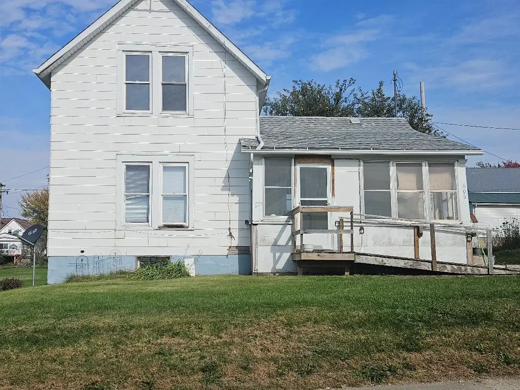 606 16th Street, Belle Plaine, IA 52208 - #1