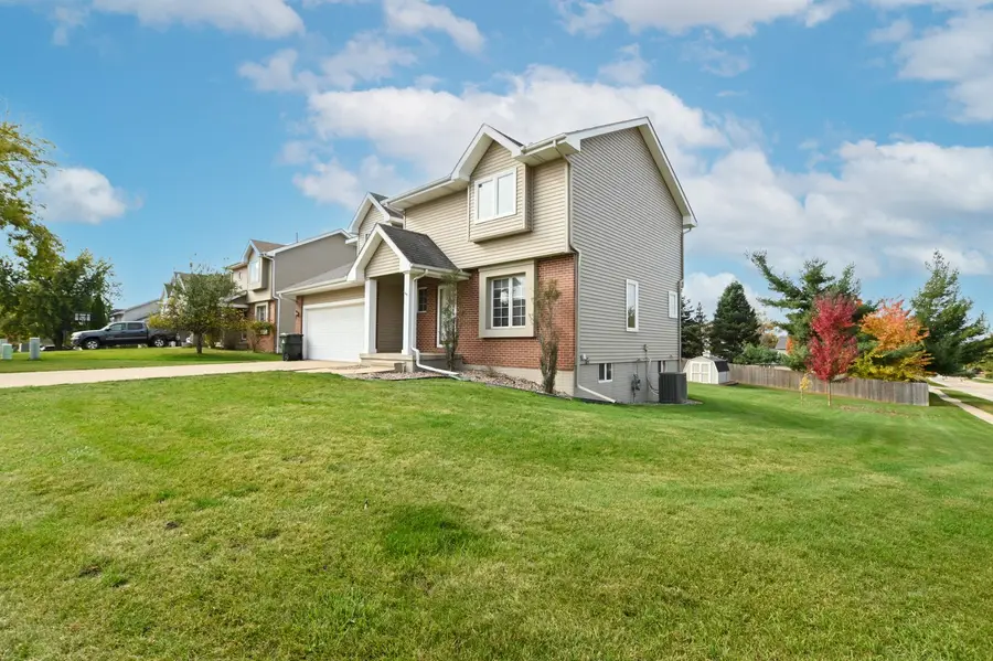 4135 Riverside Drive Ne, Cedar Rapids, IA 52411 - #2