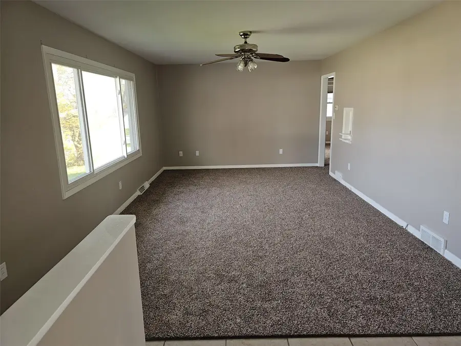 601 7th Avenue, Springville, IA 52336 - #3