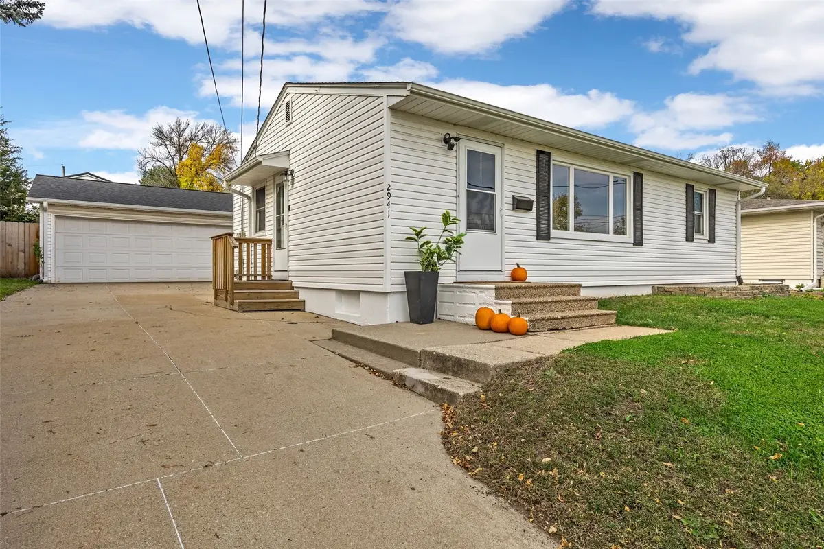 2941 Juhl Drive Ne, Cedar Rapids, IA 52402 - #1