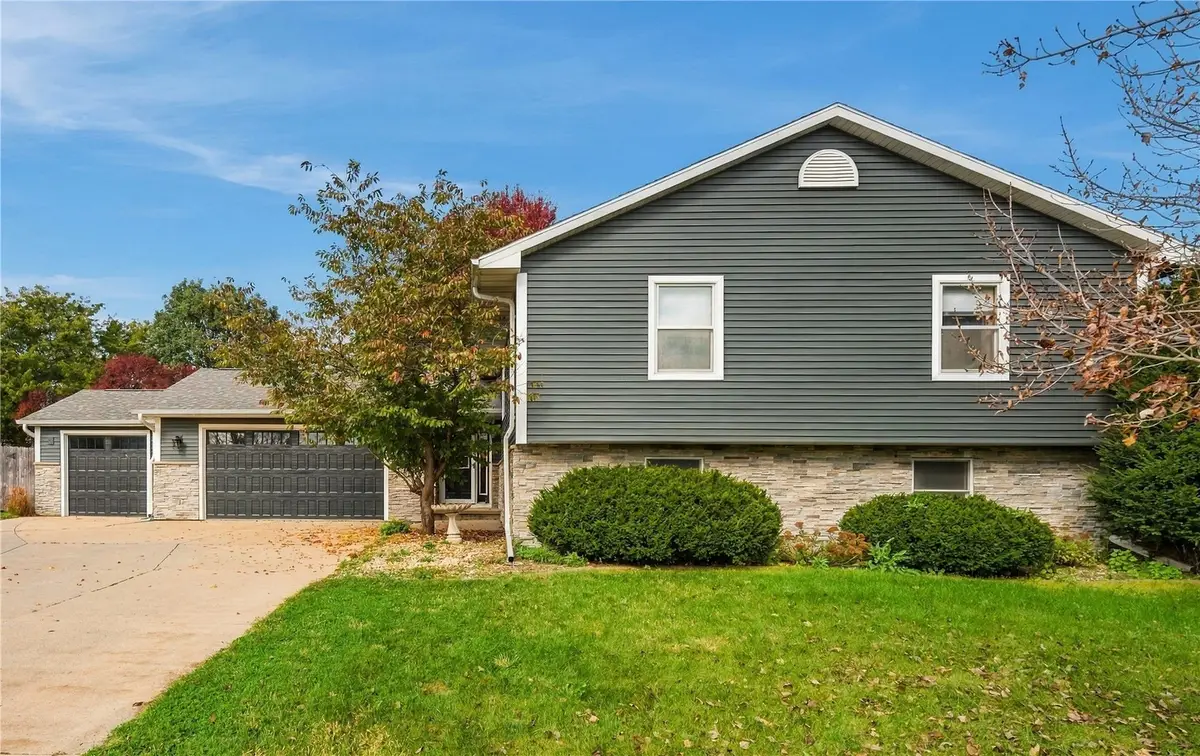 426 D Avenue W, Walford, IA 52351 - #1