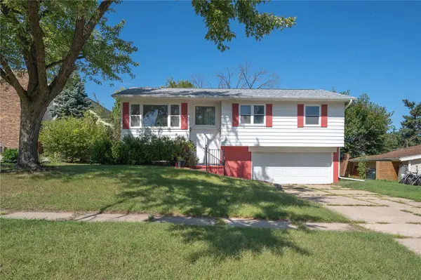 2520 Falbrook Drive Ne, Cedar Rapids, IA 52402