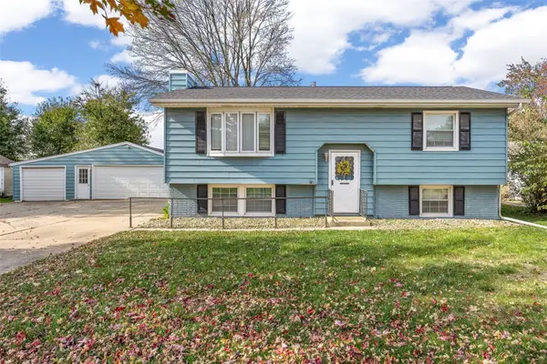 5025 Pine Grove Drive Ne, Cedar Rapids, IA 52402