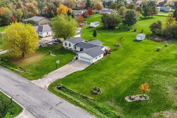 6701 N Glen Drive, Palo, IA 52324