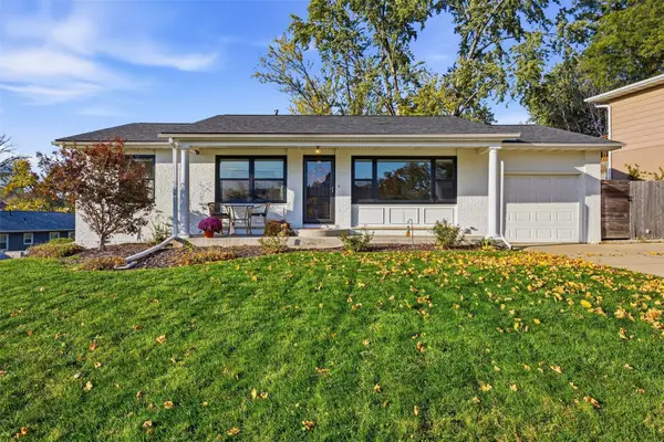 374 Hampden Drive Ne, Cedar Rapids, IA 52402