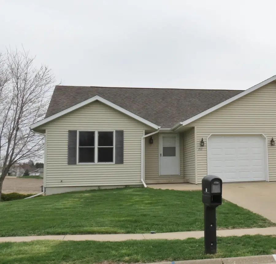 711 W Farmland Drive, Maquoketa, IA 52060 - #2