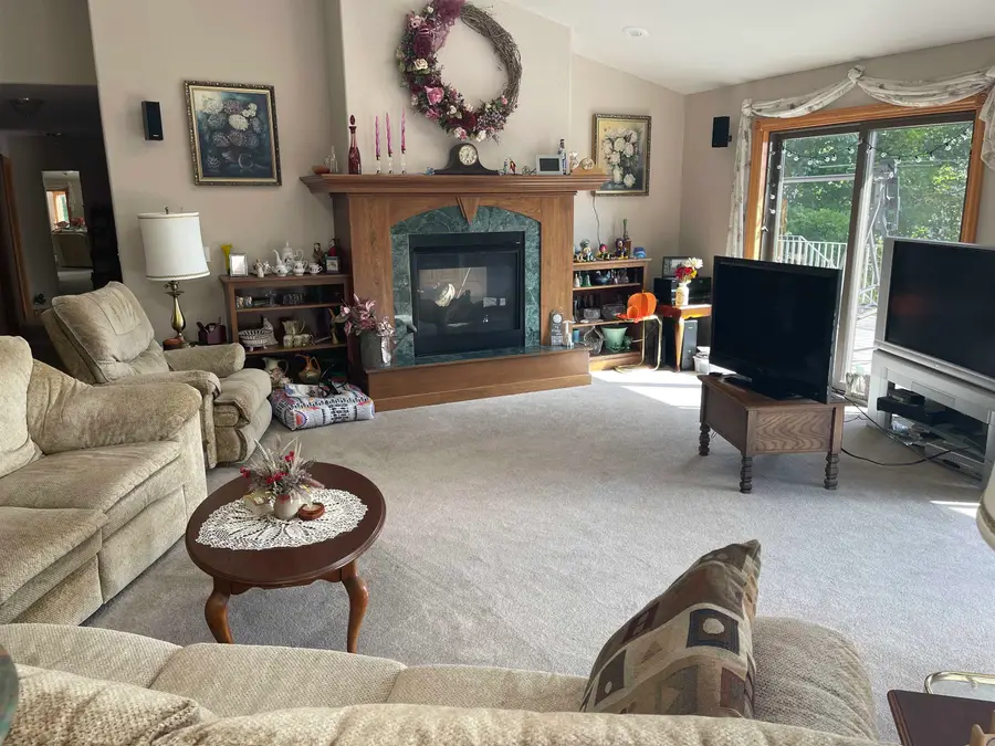 210 Valleyview Drive, Guttenberg, IA 52052 - Image #3