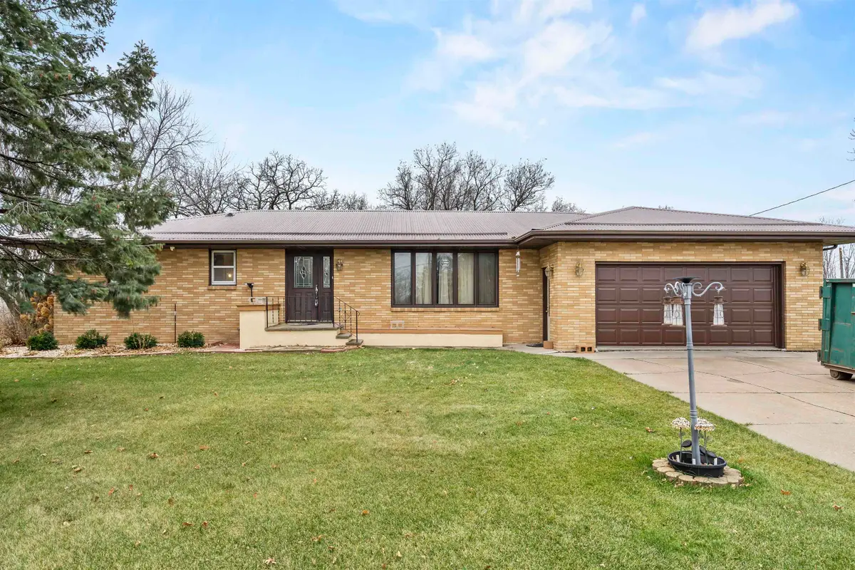 31976 Olde Castle Rd., Dyersville, IA 52040 - Image #1