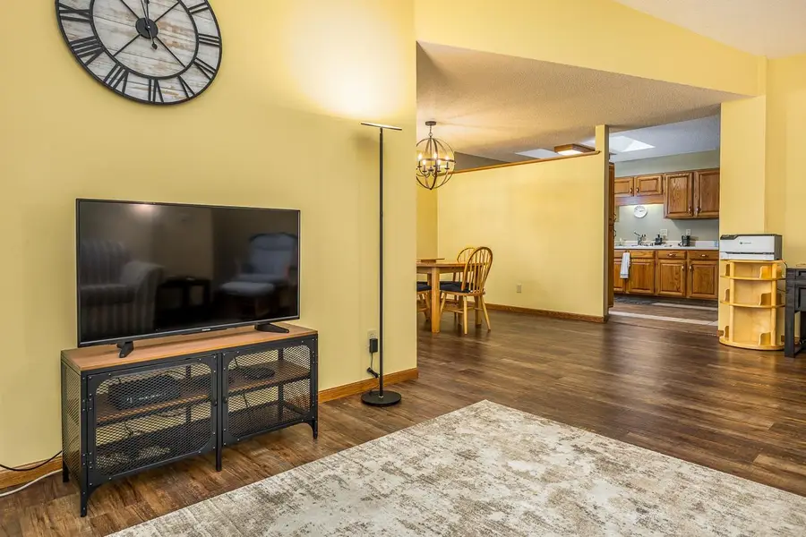 2275 Pasadena Drive, Dubuque, IA 52001 - Image #2