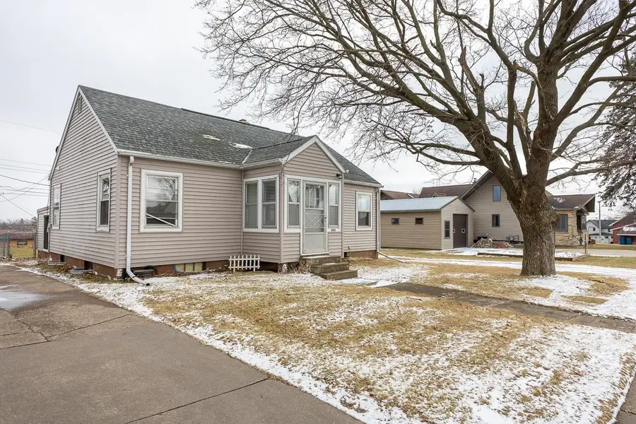 260 N Center Street, Dickeyville, WI 53808 - Image #2