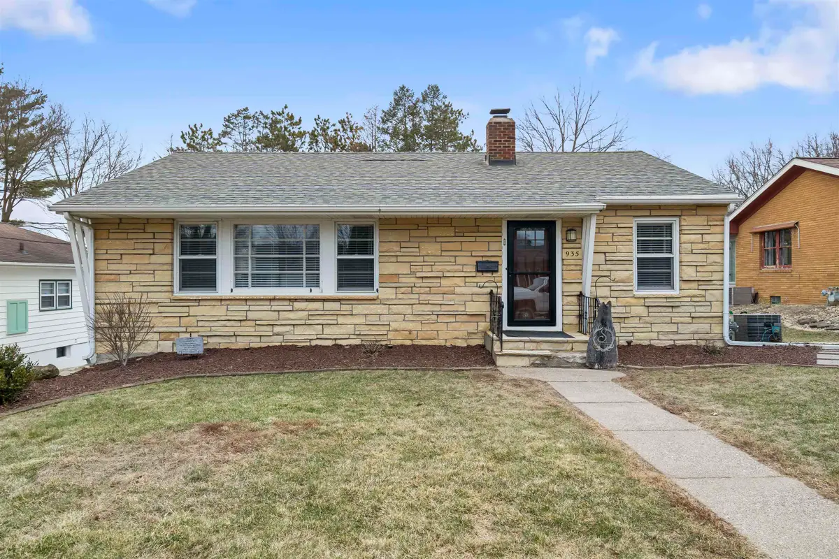 935 Indian Ridge, Dubuque, IA 52003 - Image #1