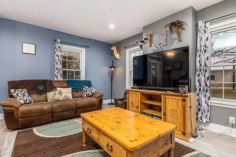 203 SE Monroe Street, Cascade, IA 52033 - Image #3