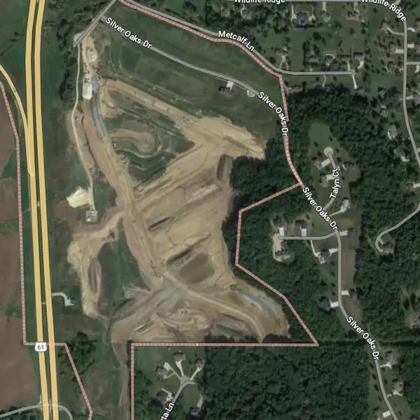 7992 Elmwood Drive, Dubuque, IA 52003