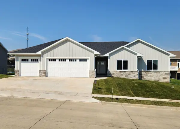 2249 Antler Ridge Drive, Asbury, IA 52002