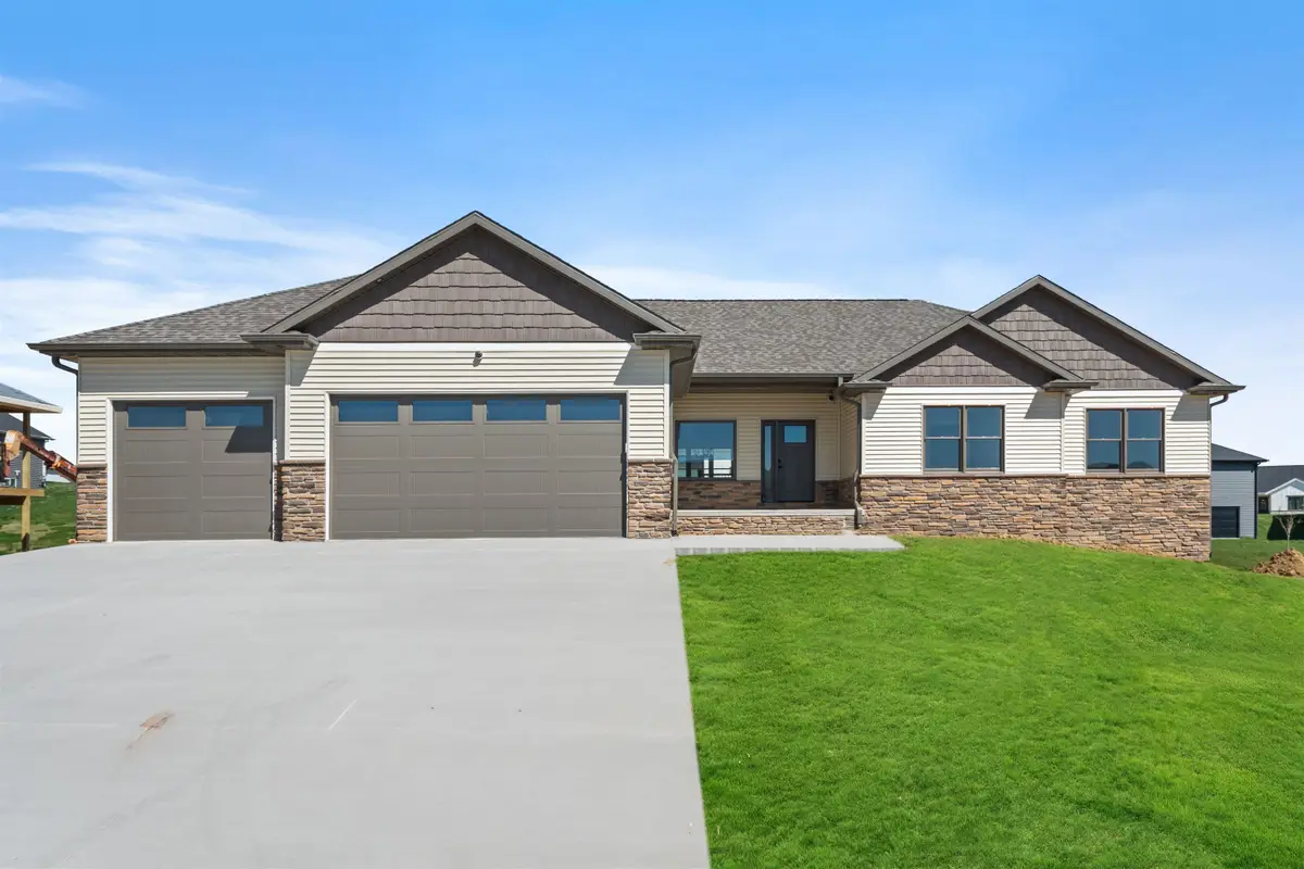 326 Solomia Court, Peosta, IA 52068 - Image #1