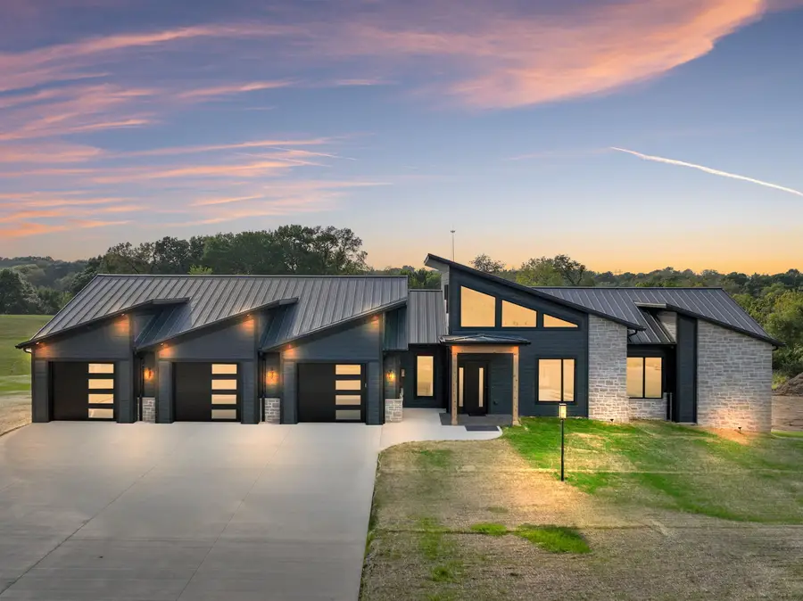 17325 Dayflower Street, Dubuque, IA 52001 - Image #2