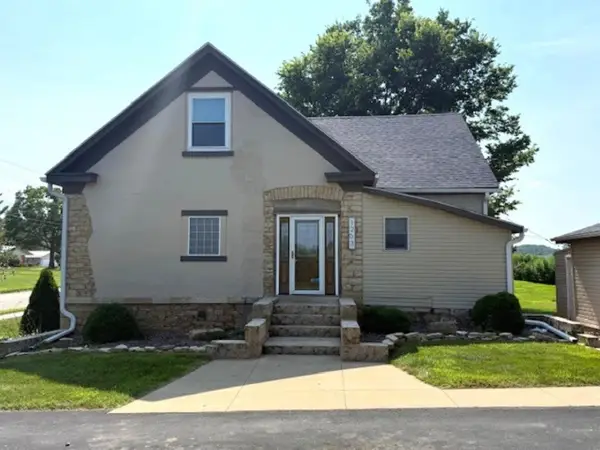 1203 State Street, Bellevue, IA 52031