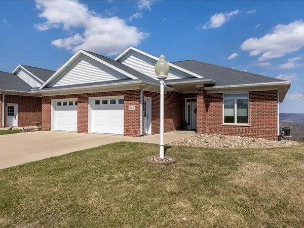 123 Royal Oaks Court, Guttenberg, IA 52052