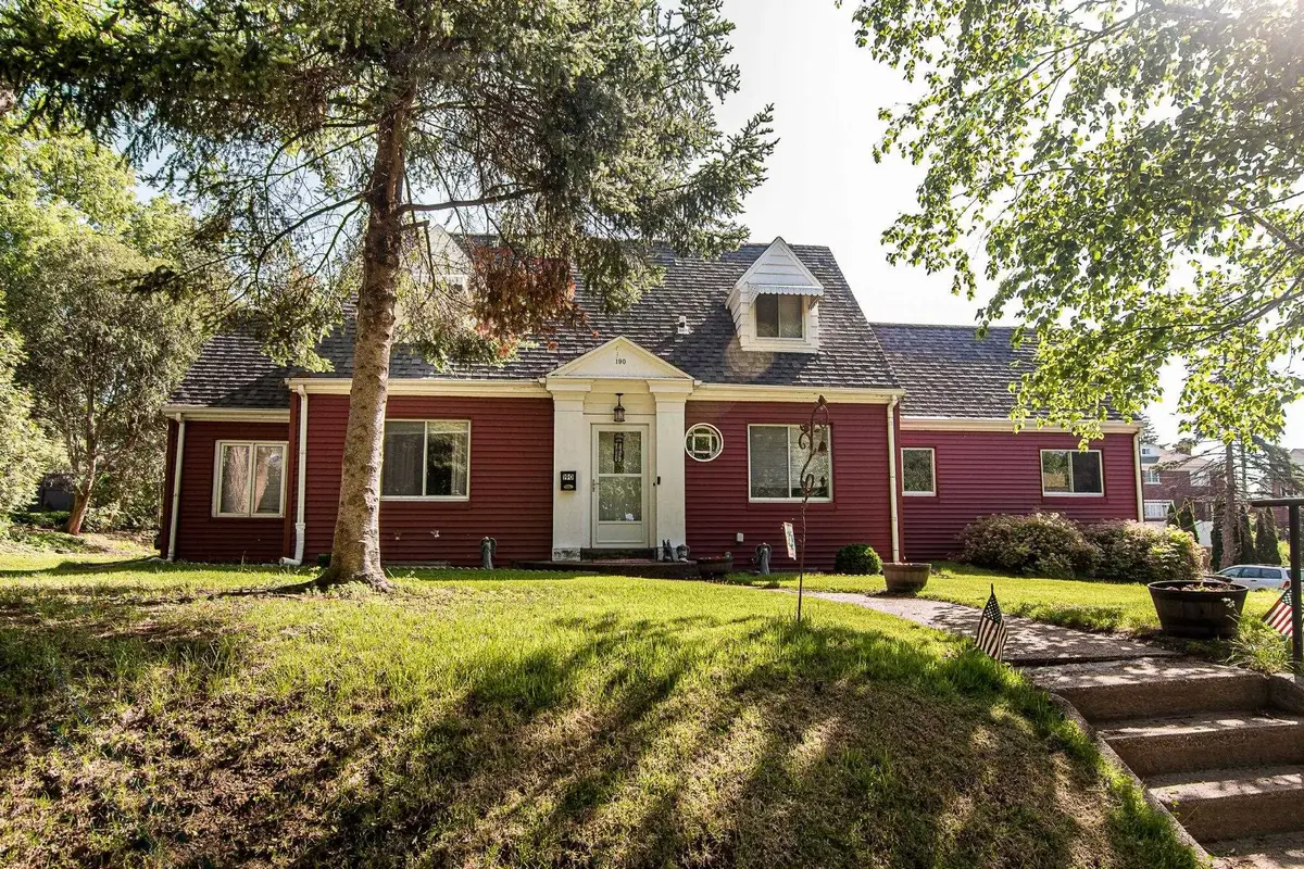 190 Bradley Street, Dubuque, IA 52003 - Image #1
