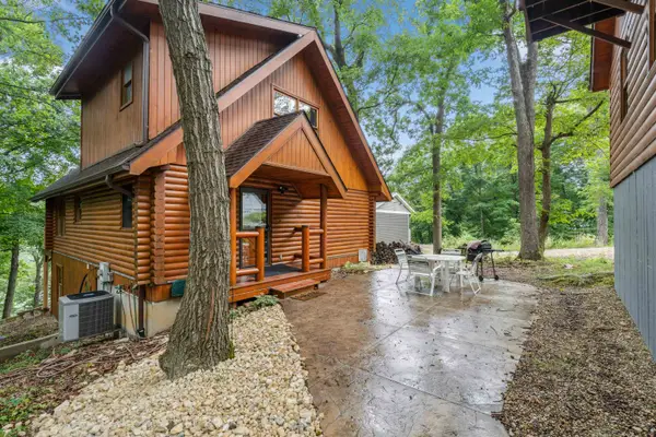 26399 215th Avenue, Delhi, IA 52223