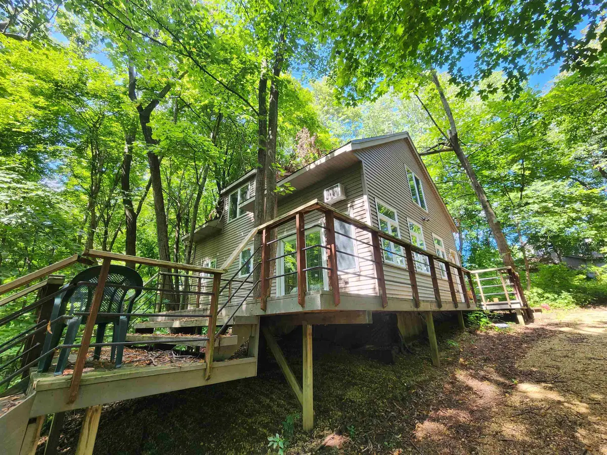 8626 Whispering Bluffs Lane, Cassville, WI 53806 - Image #1