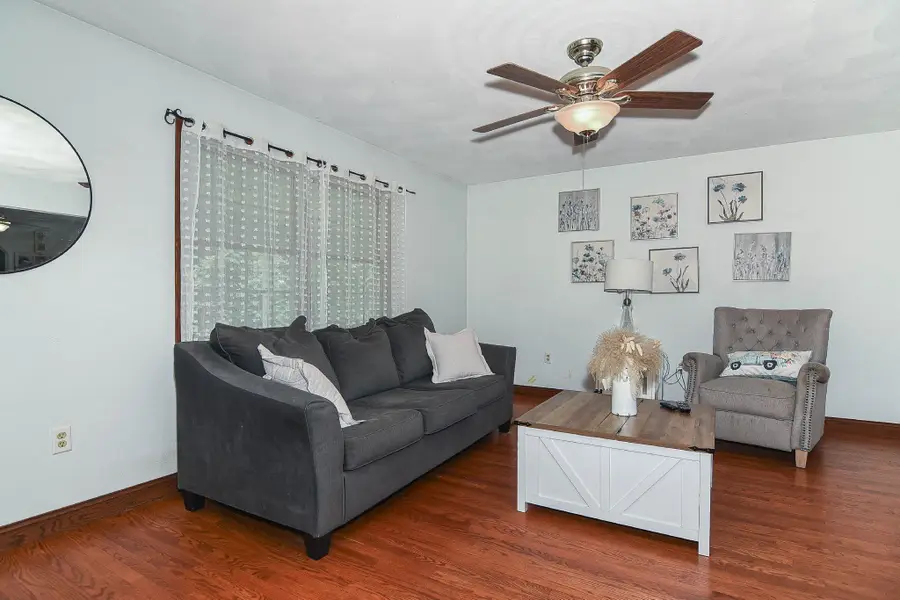 801 Hickory Lane, Delhi, IA 52223 - Image #3