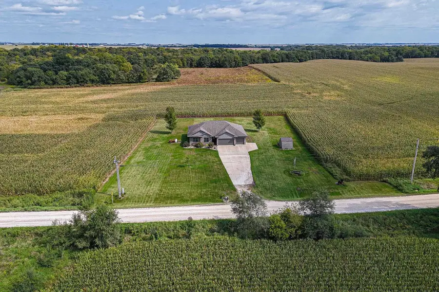 1828 160th Avenue, Manchester, IA 52057 - Image #2