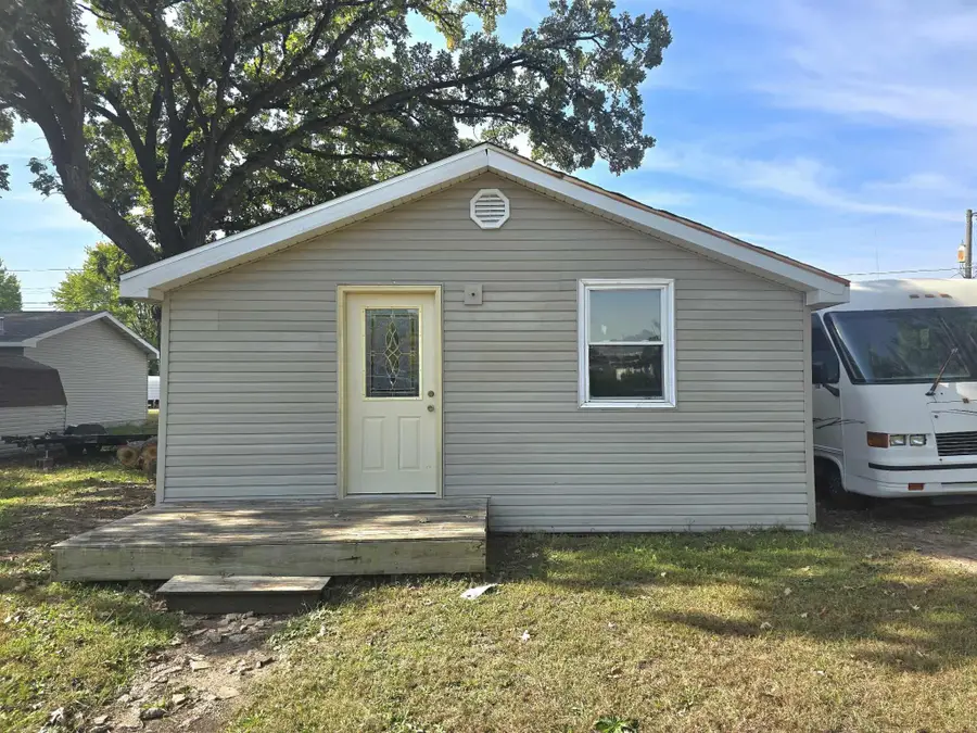 422 Wyota Avenue, East Dubuque, IL 61025 - Image #2