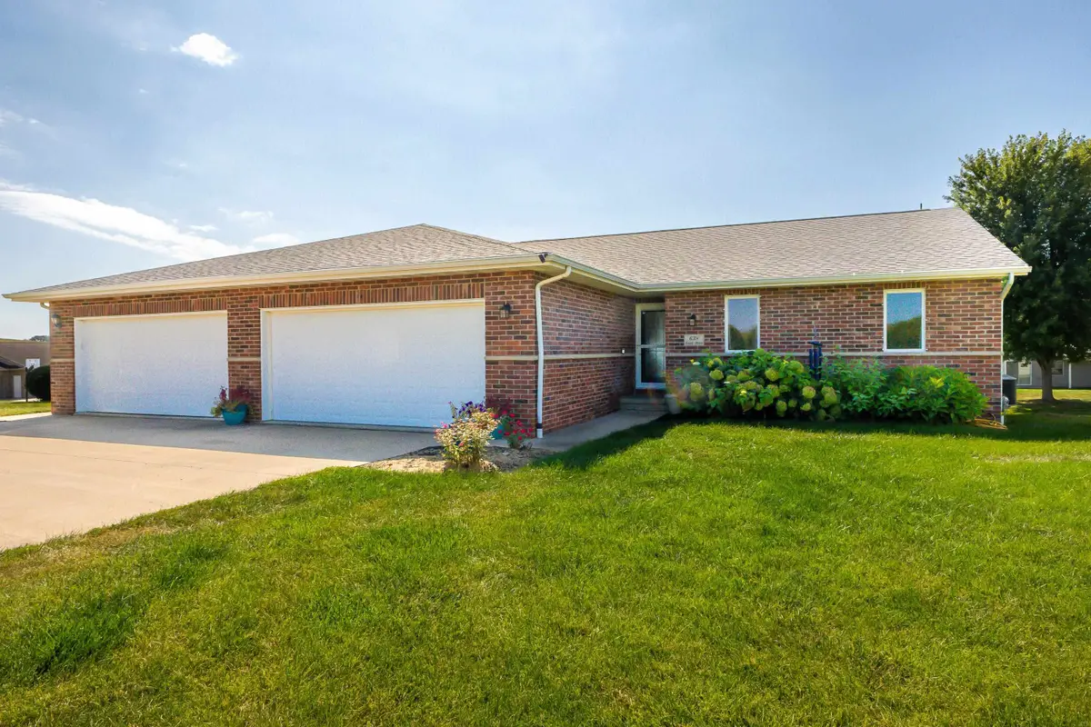 638 E Main Street, Epworth, IA 52045 - Image #1