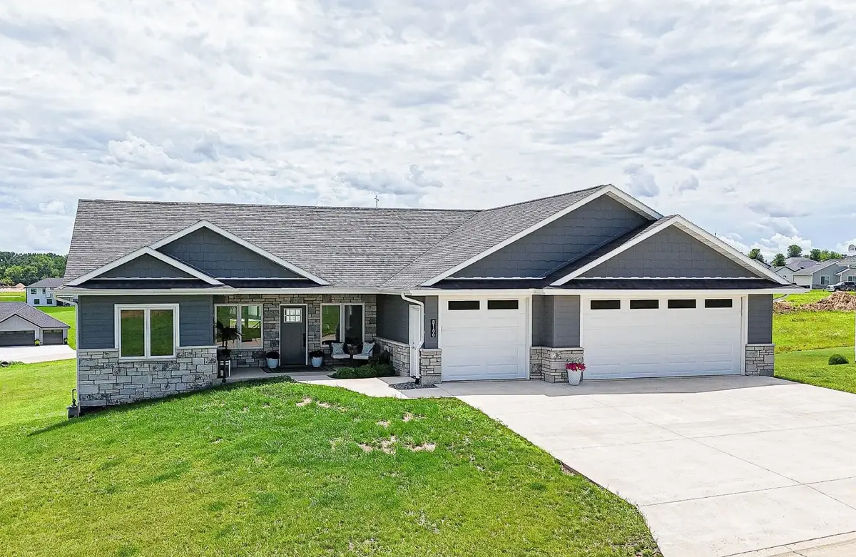 8166 Tegan Drive, Peosta, IA 52068 - Image #1