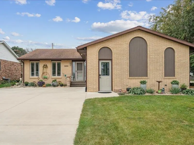 1403 E First Avenue, Dyersville, IA 52040 - Image #2