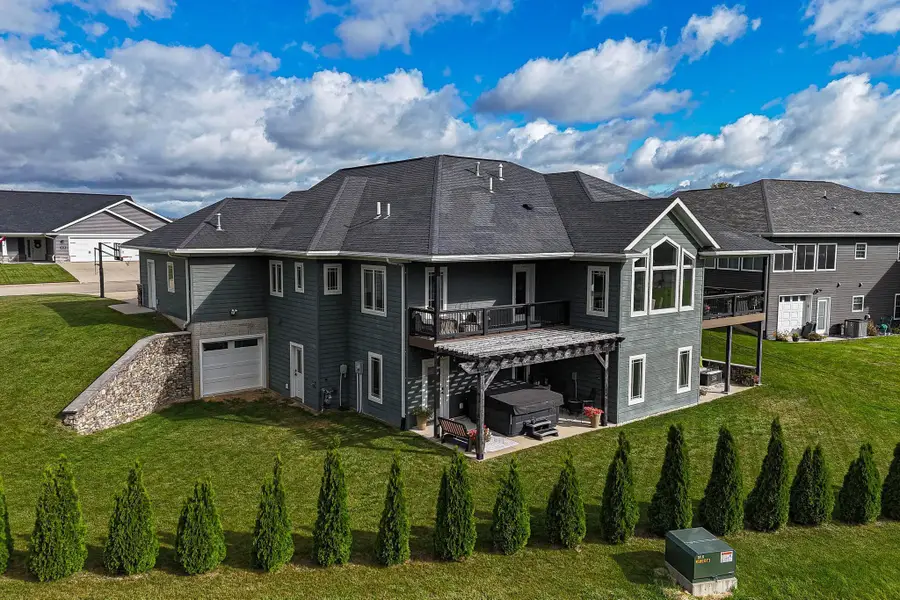 1013 Clare Court, Cascade, IA 52033 - Image #3