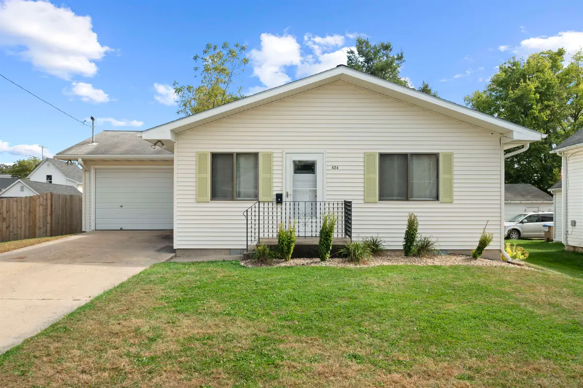 424 S. Tama St., Manchester, IA 52057 - Image #1