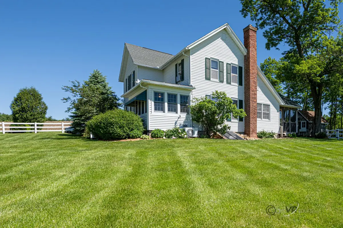 8585 S Derinda Road, Elizabeth, IL 61028 - Image #1