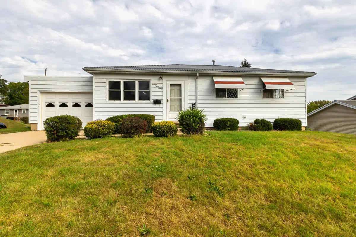 2560 Crissy Drive, Dubuque, IA 52001 - Image #1