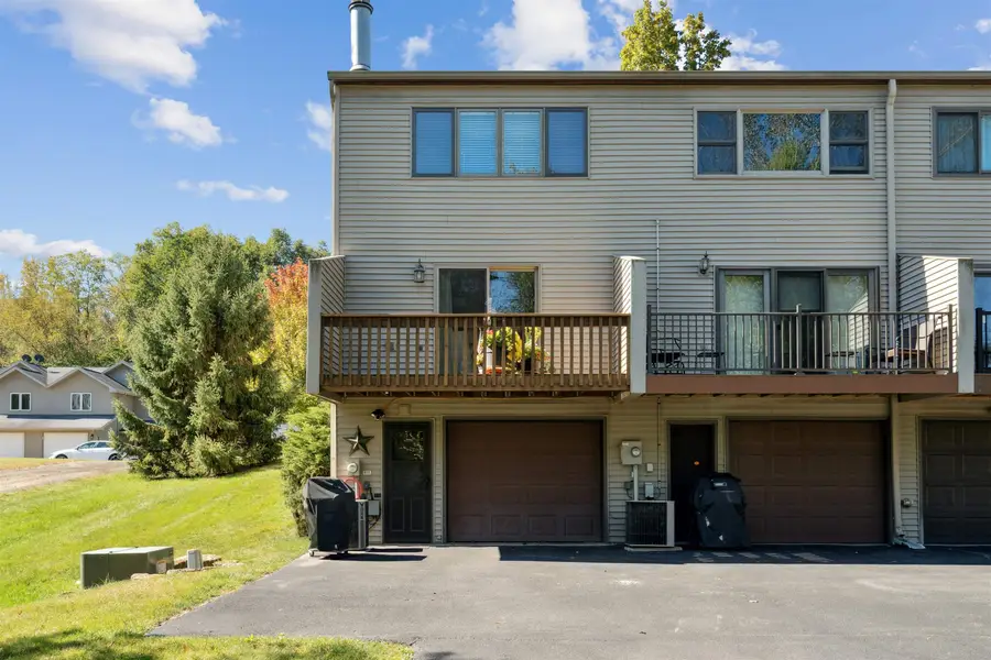 670 Duggan Drive, Dubuque, IA 52003 - Image #3