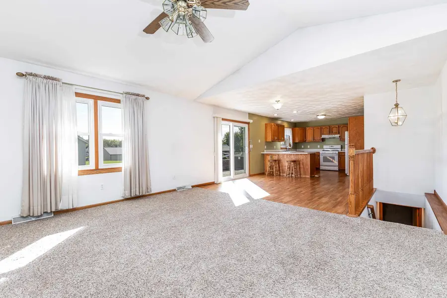 700 Missy Drive, Peosta, IA 52068 - Image #2