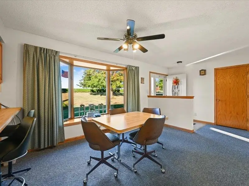 8373 Olde Davenport Road, Dubuque, IA 52003 - Image #3