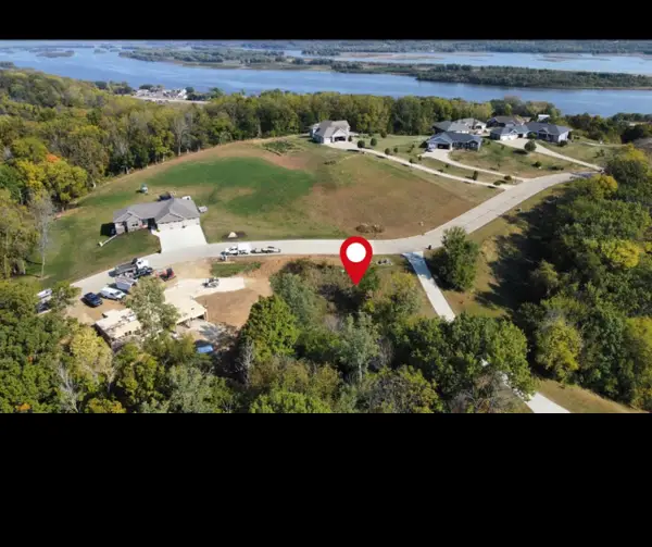 122 Riviera Drive, Bellevue, IA 52031