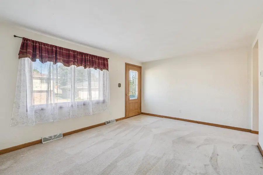 815 SW 4th Avenue, Cascade, IA 52033 - Image #3