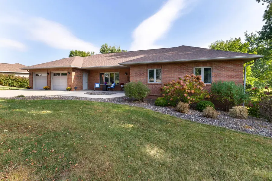 10702 Golden Oaks Drive, Dubuque, IA 52003 - Image #3