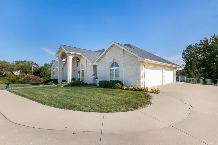 2182 Seippel Road, Asbury, IA 52002 - Image #2