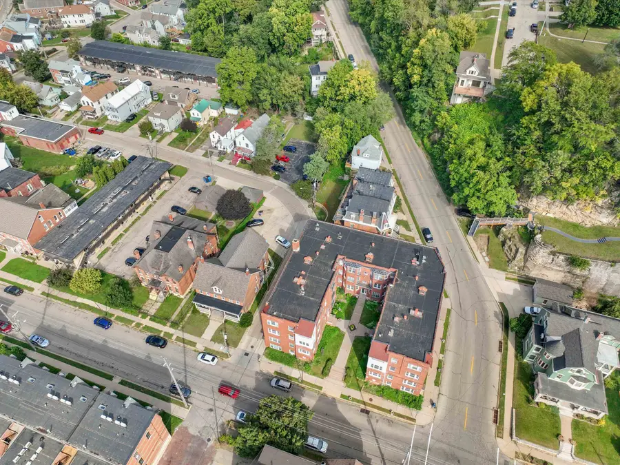 201 W 17th Street, Dubuque, IA 52001 - Image #2