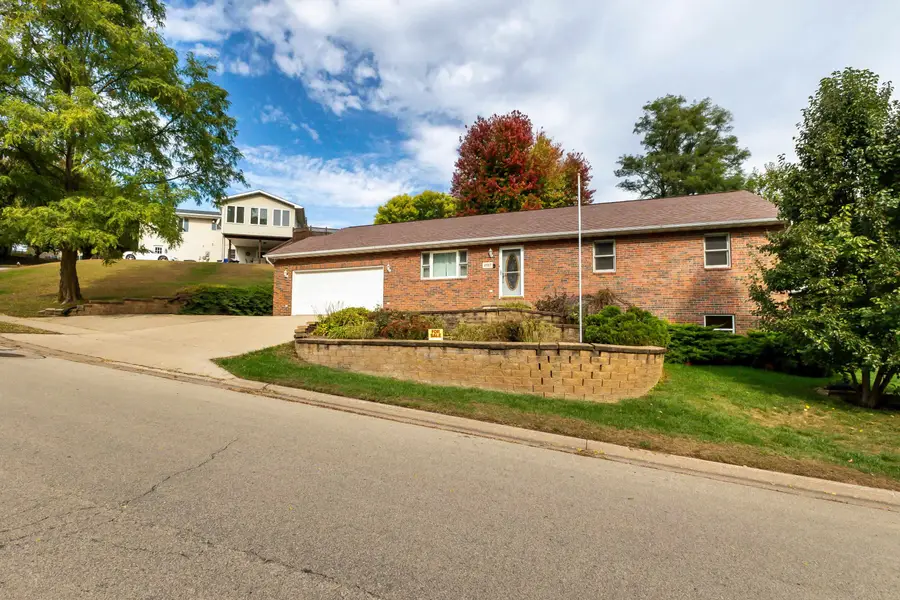 1917 Amelia Drive, Dubuque, IA 52001 - Image #3