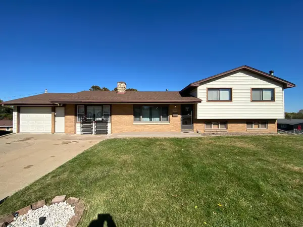 2744 Linda Court, Dubuque, IA 52001