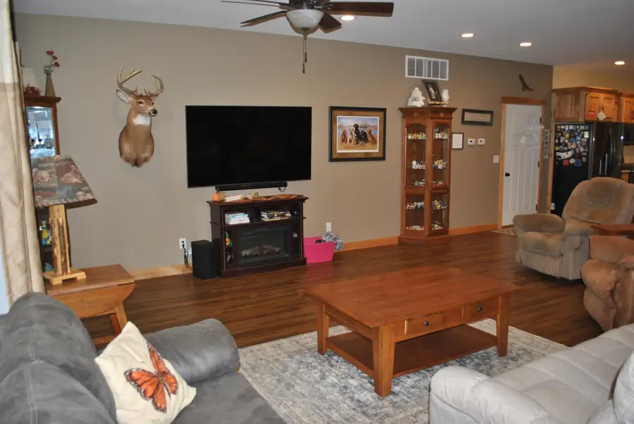 303 Turkey Ridge Court, Guttenberg, IA 52052 - Image #3