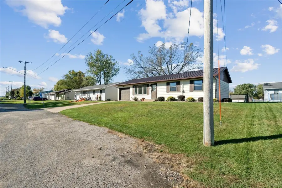 8920 N Badger Road, East Dubuque, IL 61025 - Image #3