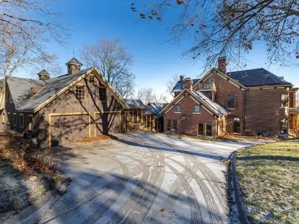 1295 Prairie Street, Dubuque, IA 52001